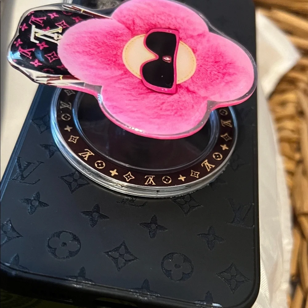 Phone Stand Pink Flower Accessory - Picture 4 of 6